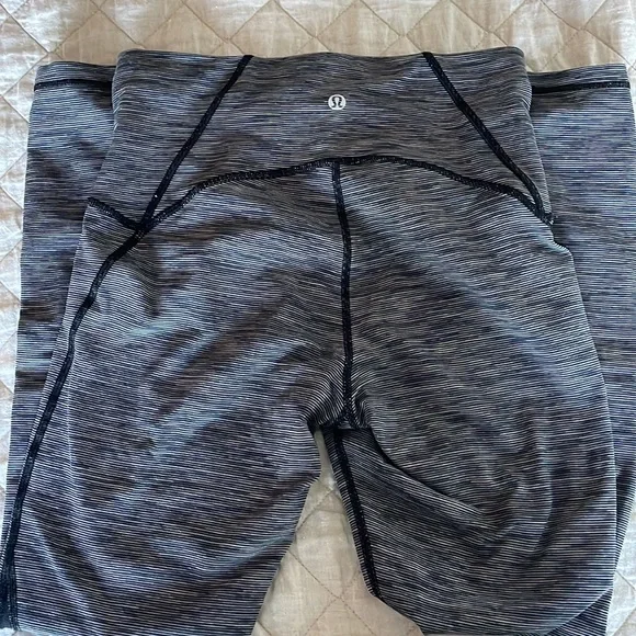 Lululemon stripped leggings with sheer stripe - Picture 2 of 3